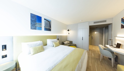 Standard Room, 1 King Bed