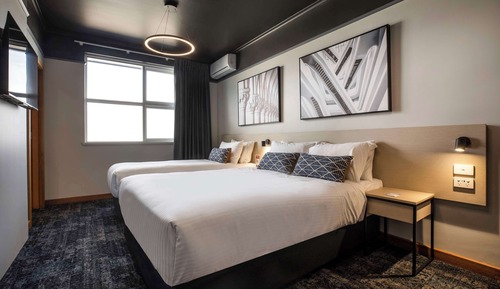 Studio Queen and Single