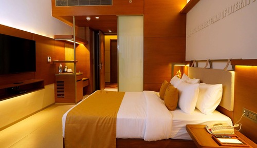 Deluxe Room, City View