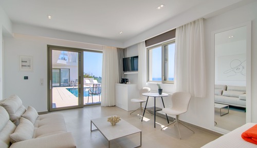 Junior Suite with Hot Tub and Sea View