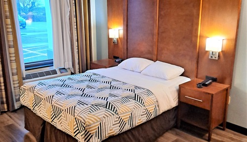 Standard Room, 1 Queen Bed, Non Smoking