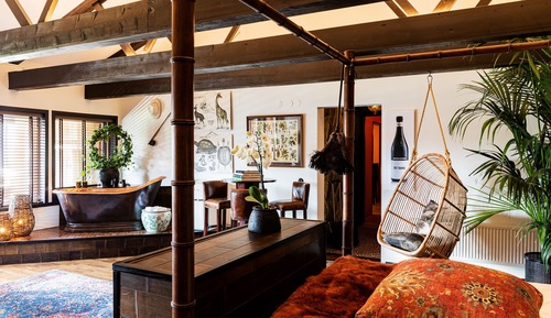 Studio, Balcony