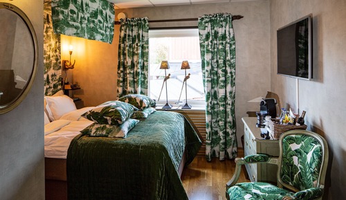 Double Room, 1 Queen Bed