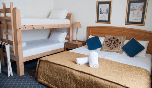 Family Room - Communal Bathrooms 