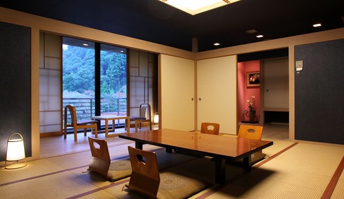 Japanese Traditional Room, 30 minutes from Izumisano by bus, can't serve dinner after 7 PM check in