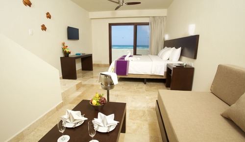 Junior Suite Penthouse Ocean Front Rooftop terrace