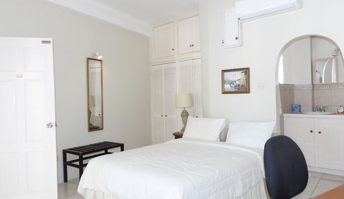 Villa 7 (3 Bedroom Villa with Roof Deck and Private Pool)