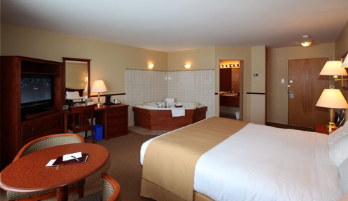 Signature Suite, 1 King Bed, Bay View