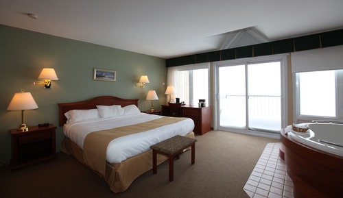 Classic Suite, 1 King Bed, Bay View
