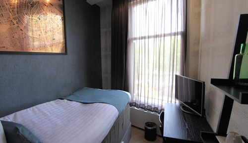 Single Room, Canal View (Small)