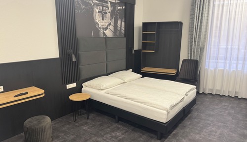 Deluxe Double Room, 1 Double Bed, Roll-in Shower