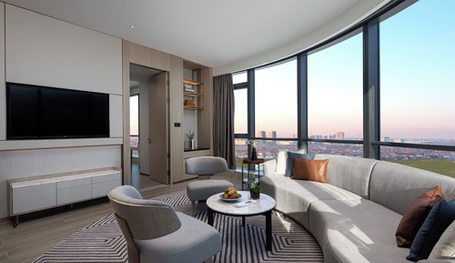 Deluxe Suite