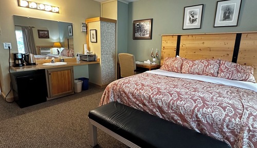 Deluxe Room, Multiple Beds, Non Smoking