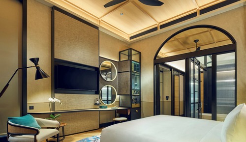 Deluxe Balcony King with extra bed