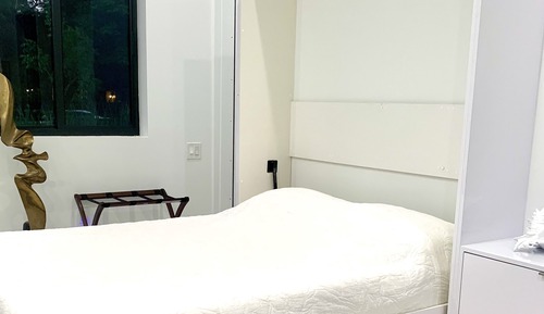 Deluxe Studio Suite (3)