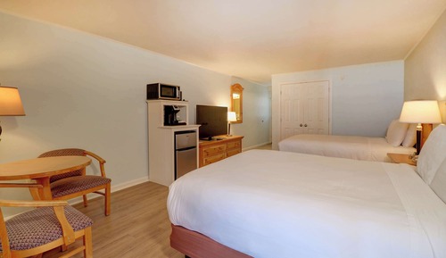 Sundowner Two Queens