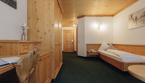 Classic Single Room, Balcony, Mountain View