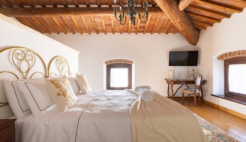 Deluxe Penthouse, 3 Bedrooms, Hill View