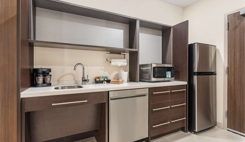 Studio Suite, 1 King Bed, Accessible, Bathtub