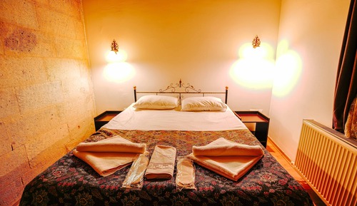 Signature Double Room, 1 Queen Bed, Garden View, Garden Area
