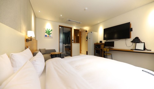 Standard Room, 1 King Bed