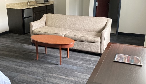 Room 213 - 1 King Bed Suite