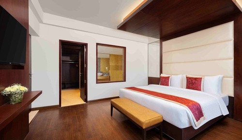 Suite, 1 King Bed