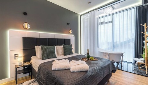 Gallery Apartment, City View