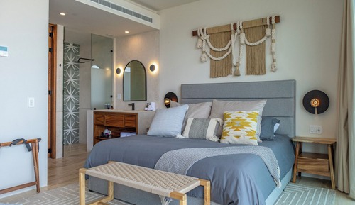 Deluxe Penthouse, 2 Bedrooms, Partial Ocean View