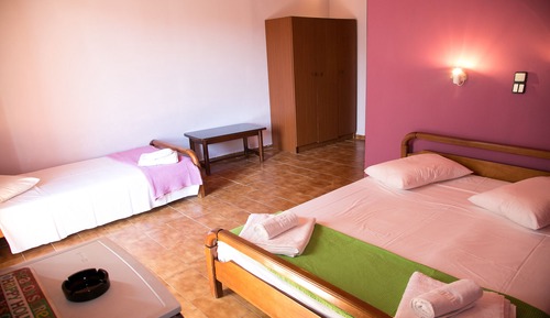 Economy Triple Room