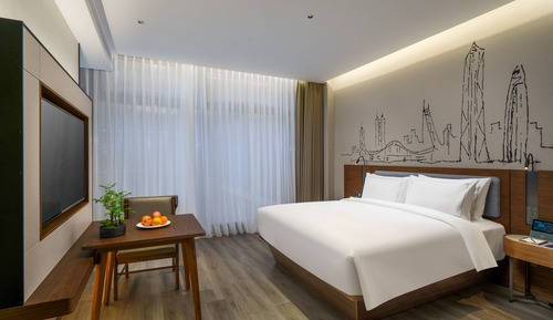 Queen Room with Garden View