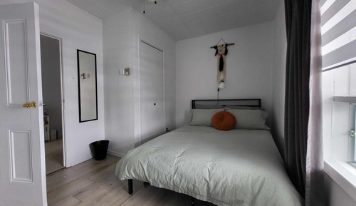 Economy Single Room, 1 Double Bed, Shared Bathroom