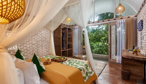 Suite with Garden View