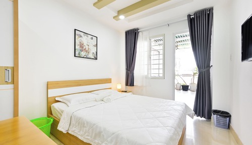 Basic Room, 1 Queen Bed, City View, Tower