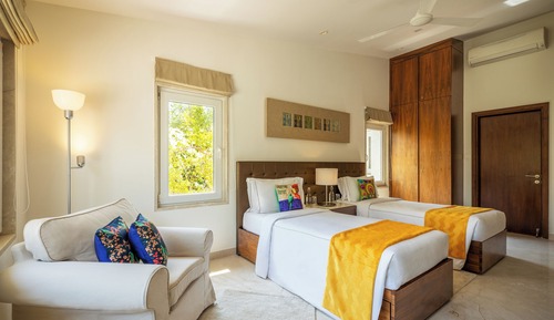 House (Helen's Garden House)