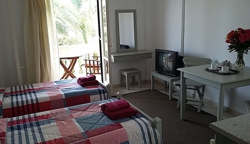 Premium Comfort Two-Bedrooms Apartment with balcony and pool view