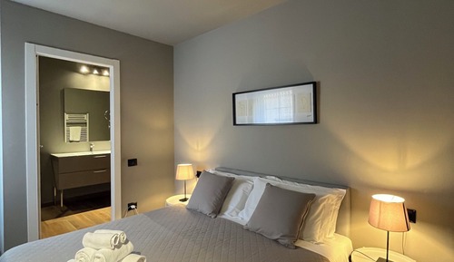 Deluxe Apartment (04)