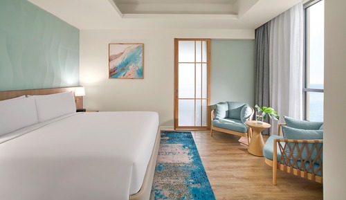 Suite, 1 King Bed, Smoking