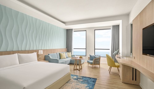 1 King Bed Standard Ocean View
