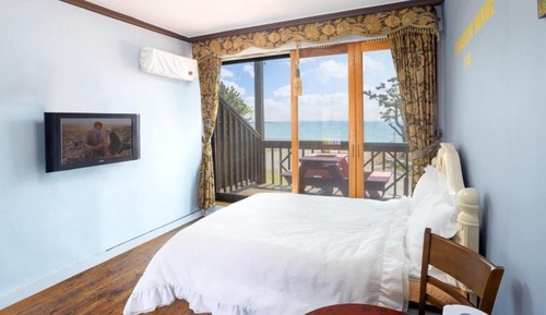 Room (Ocean View Building (1st floor) 101)