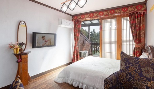 Room (Ocean View Building (2F) Room 109)