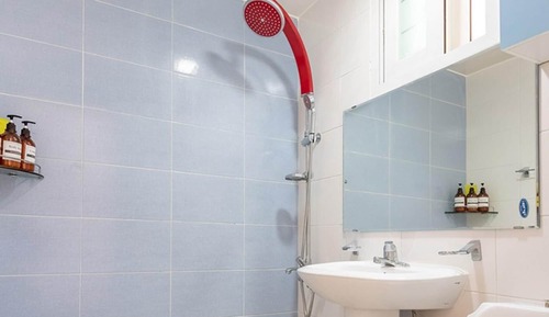 Room (Room 102 [Netflix Disney Bed Room])