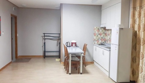 Room (Pension B Room 202 (Studio type))