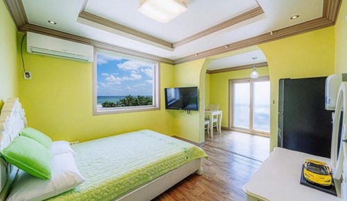 Room (Yellow 3rd floor (bed 2))