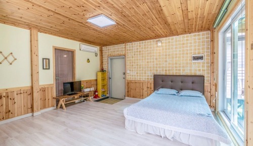 Room (Forget-me-not Room)