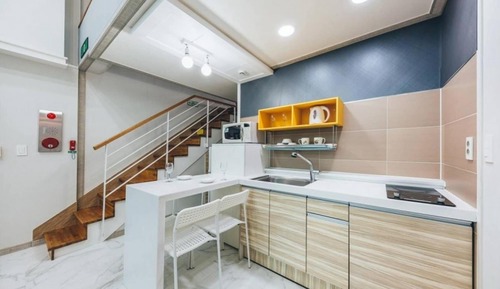 Room (Outdoor Pool Duplex Room 207)