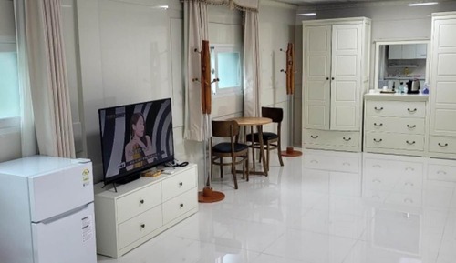 Room (Room 202 (Cookable))