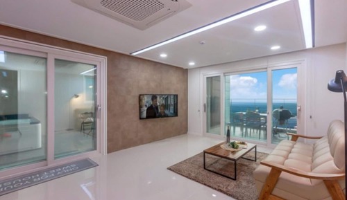 Room (C201 Jetted Spa)