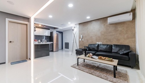 Room (A101 (Suite Room))