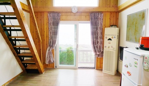 Room (Waves (Duplex Individual BBQ))